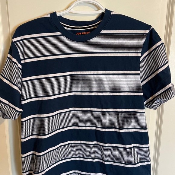 Joe fresh tshirt - Picture 2 of 2